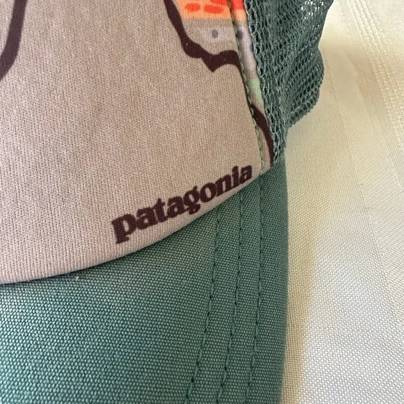 Patagonia Hat Trucker Women’s Blue Mountain Lines Foam Mesh Adjustable SnapBack - Picture 2 of 4